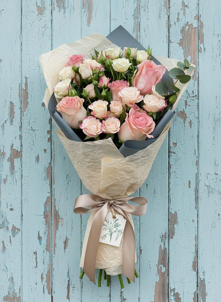 Букет цветов из: Розы в Первомайском Алтайского края