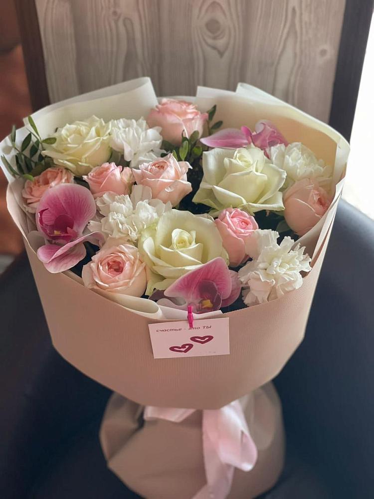 Букет цветов из: Орхидеи, Розы и Гвоздики в Первомайском Алтайского края