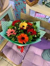 Букет цветов из:  Герберы, Хризантемы и Альстромерии #REPLACE_PRED# Первомайском Алтайского края