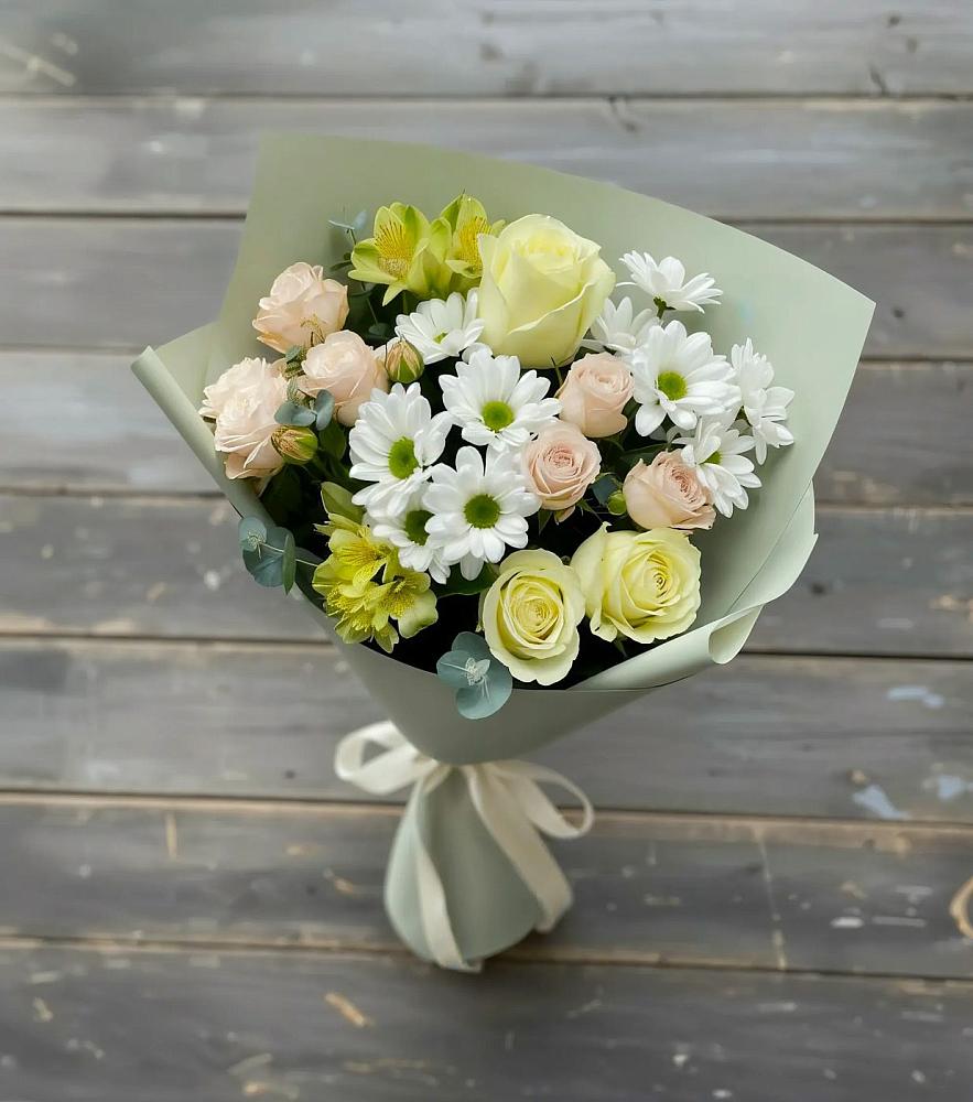 Букет цветов из: Альстромерии, Розы и Хризантемы в Первомайском Алтайского края