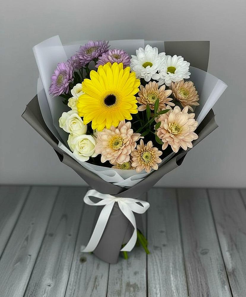 Букет цветов из: Розы, Герберы и Хризантемы в Первомайском Алтайского края