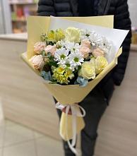Букет цветов из:  Альстромерии, Розы и Хризантемы в Первомайском Алтайского края