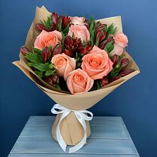 Букет цветов из:  Розы и Альстромерии в Первомайском Алтайского края