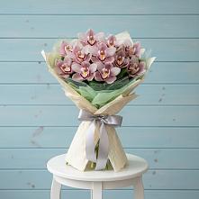 Букет цветов из:  Орхидеи и Розы в Первомайском Алтайского края