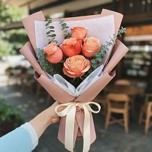 Букет цветов из:  Розы в Первомайском Алтайского края