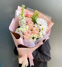 Букет цветов из:  Хризантемы и Розы в Первомайском Алтайского края