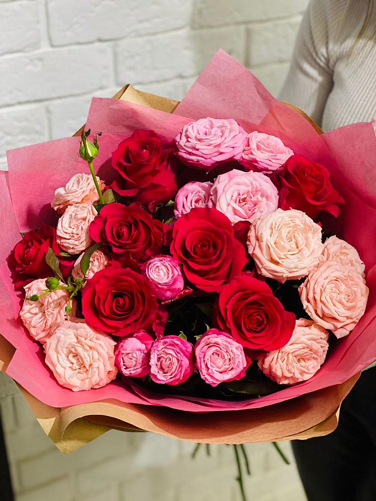 Букет цветов из: Розы в Первомайском Алтайского края