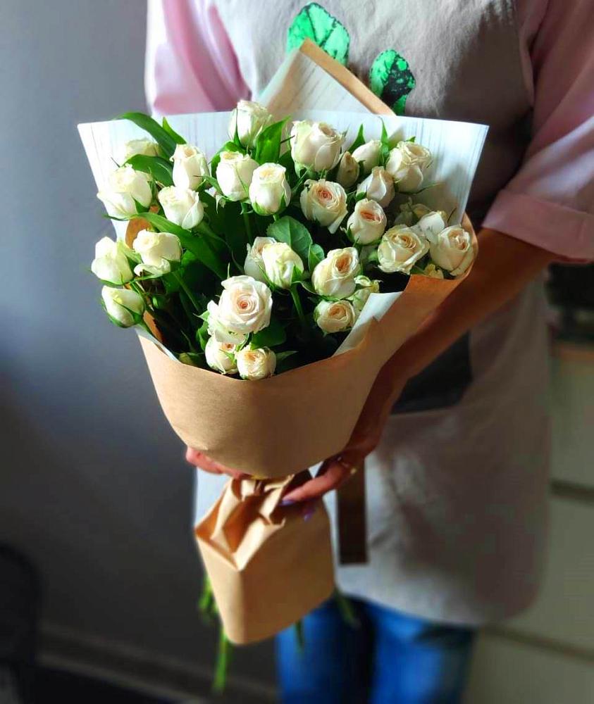 Букет цветов из: Розы в Первомайском Алтайского края