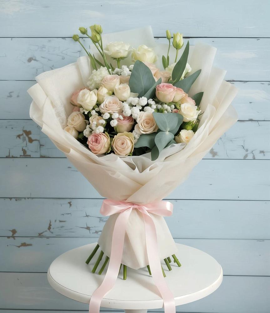 Букет цветов из: Розы и Лизиантусы в Первомайском Алтайского края