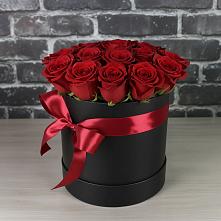 Цветочная композиция из Розы в шляпной коробке в Первомайском Алтайского края