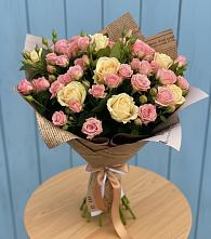 Букет цветов из:  Розы в Первомайском Алтайского края