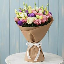 Букет цветов из:  Лизиантусы в Первомайском Алтайского края