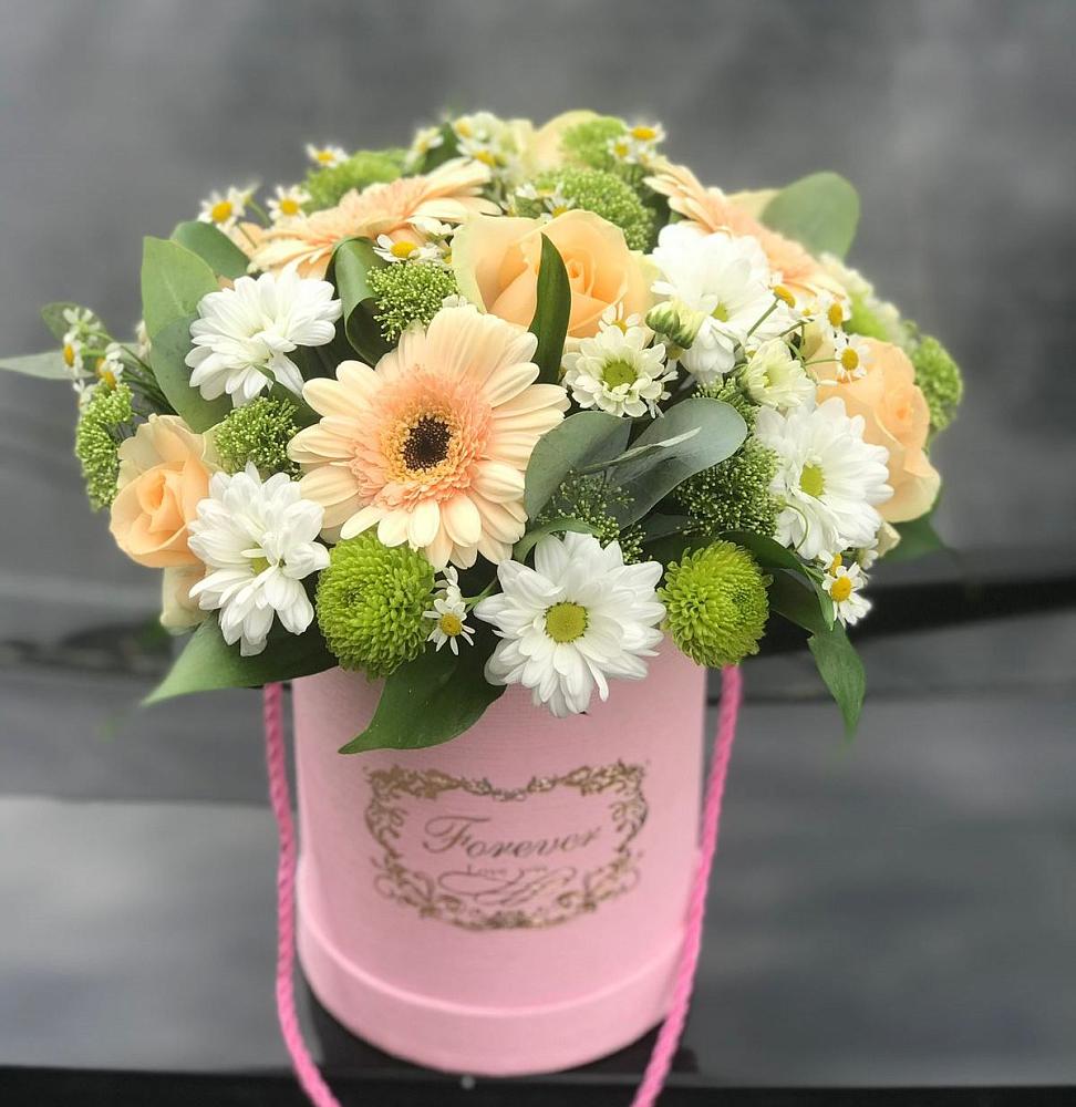 Цветочная композиция из Розы, Герберы и Хризантемы в шляпной коробке в Первомайском Алтайского края